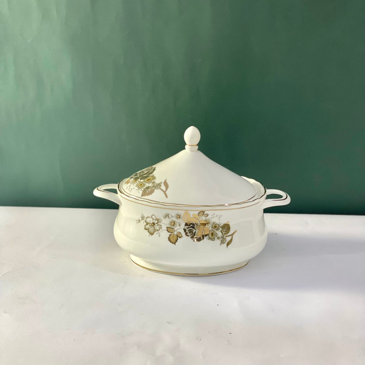 Ceramic Porcelain Serving Bowl with Lid - Design G